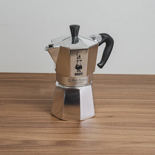 Bialetti-Moka-Express-4Cup-01